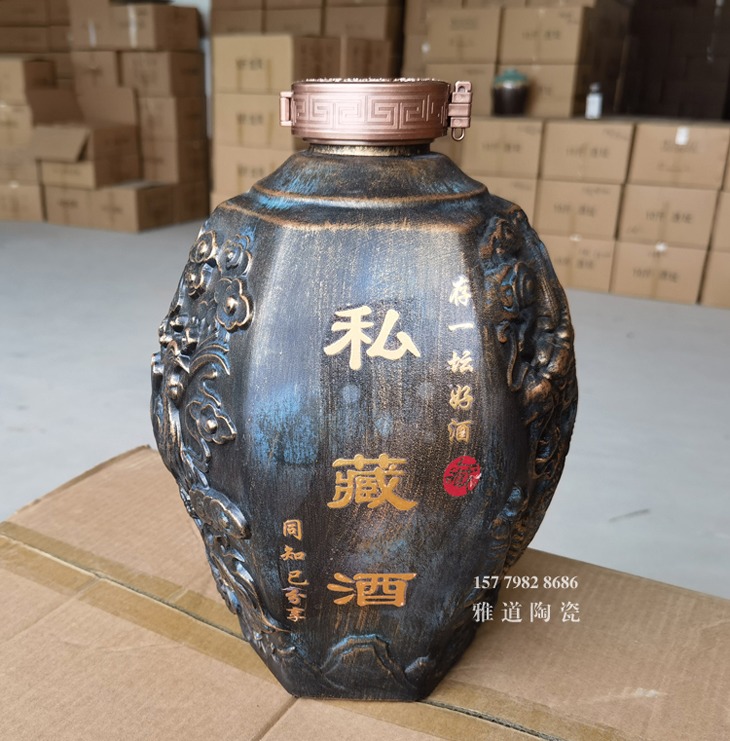 景德镇5斤10斤雕刻陶瓷酒坛（龙凤）