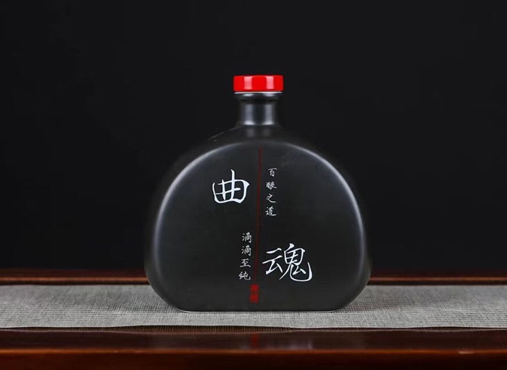 1斤黑白小陶瓷酒坛礼盒（酒道）(图4)