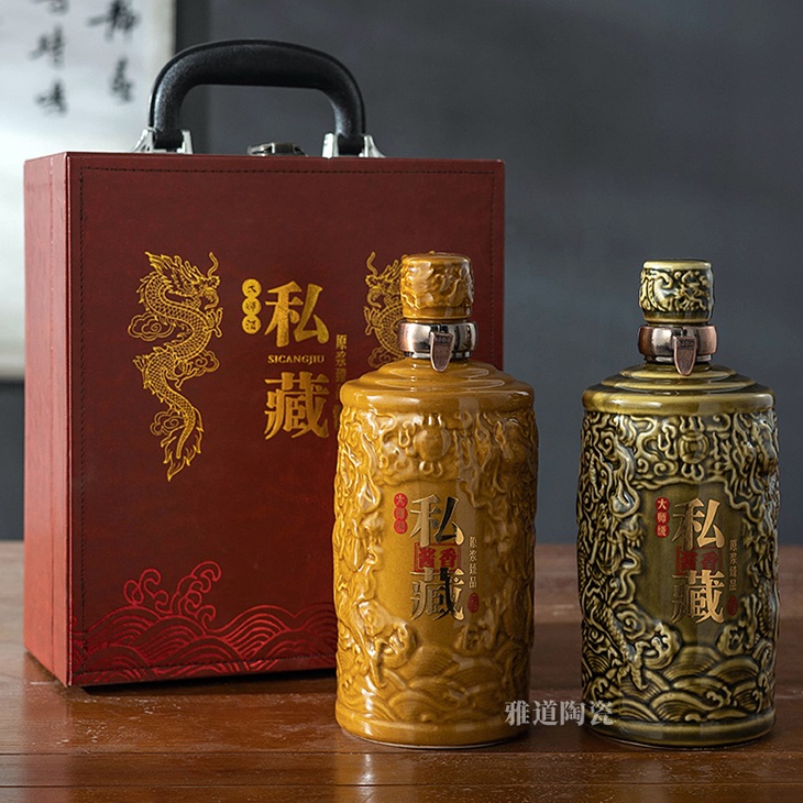 一斤装雕刻龙纹私藏陶瓷酒坛礼盒(图1)