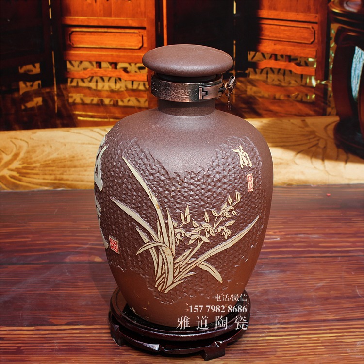 雅道手工雕刻梅兰竹菊陶瓷酒坛