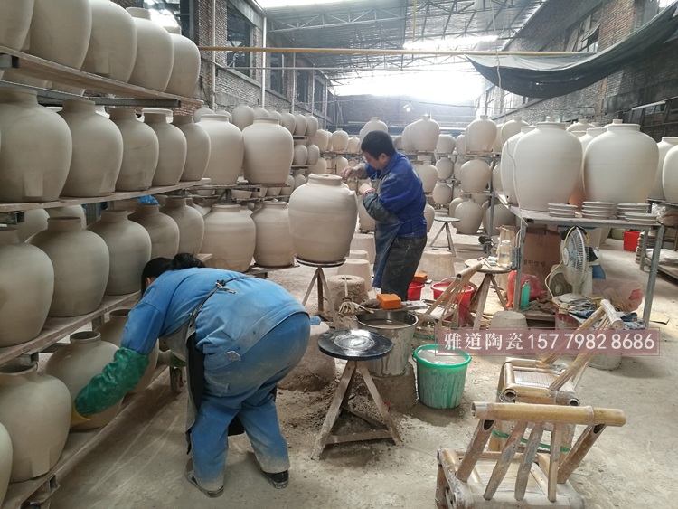 景德镇陶瓷酒坛生产厂家
